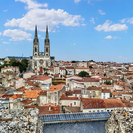 Prázdninový dům 2 Bedroom Cozy In