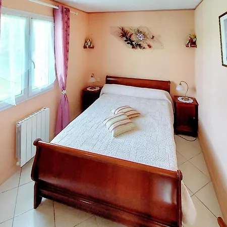 2 Bedroom Stunning In *