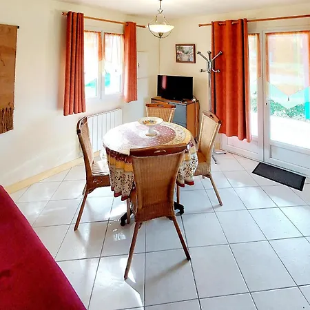 2 Bedroom Cozy In Prázdninový dům *