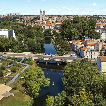 Prázdninový dům 2 Bedroom Cozy In *